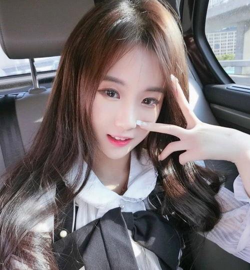 网红李由快手ID,短视频时代的魅力演绎者